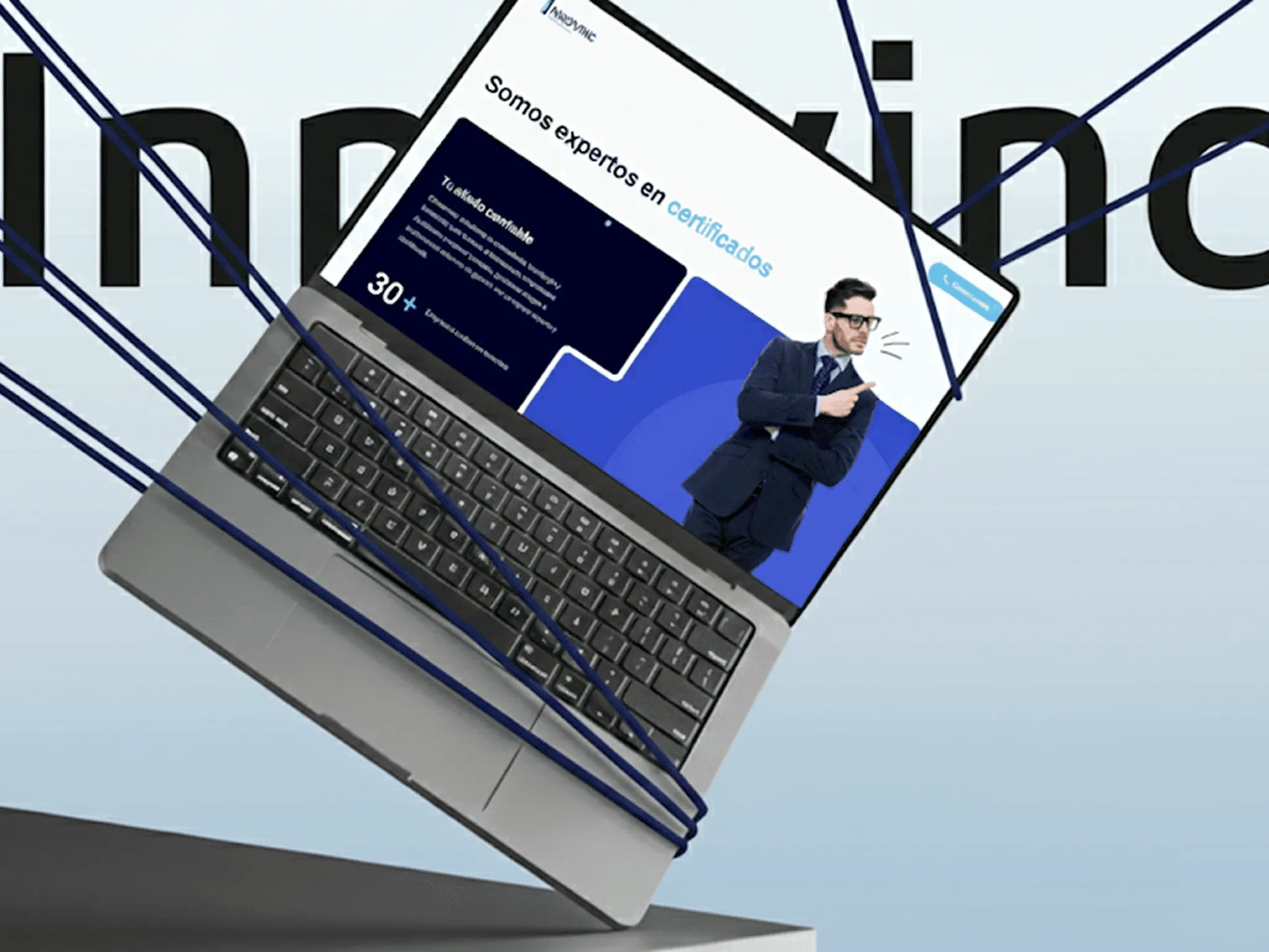Mockup en portátil de la landing page de Innovinc